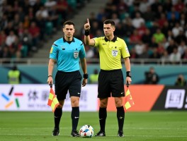 边裁国安丨判罚争议有哪些,VAR如何影响比赛,边裁职责如何履行