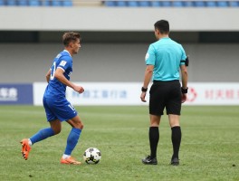 足球进攻有利方,裁判如何掌握有利原则,进攻有利原则适用情况