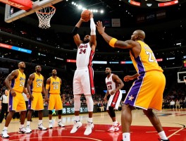 美国篮球2004,梦六队为何失利,活塞如何击败湖人,麦迪时刻是哪场比赛