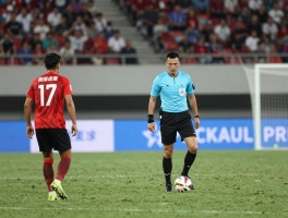 足球进攻有利原则点球,何时判罚点球,VAR如何介入,裁判如何把握尺度