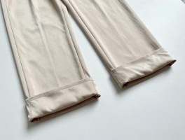 裁裤边真丝面料如何处理,真丝裤子剪短后怎么锁边,裁裤脚注意事项有哪些