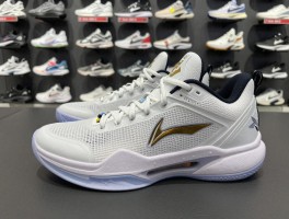 李宁和耐克的篮球鞋丨哪个性价比更高,如何根据脚型选择,科技有何不同