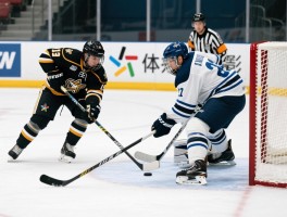 冰球进攻越位是什么意思，如何判断越位违规,越位判罚后比赛如何继续