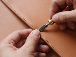 皮裁片打边,皮具边缘处理需要哪些工具,皮裁片打边常见问题如何解决,手工皮具打边技巧