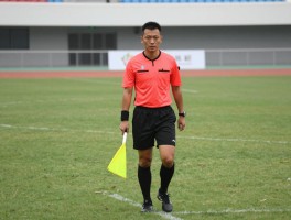 边裁跑动越位,边裁如何跑动选位,边裁越位举旗规范,边裁跑动训练方法