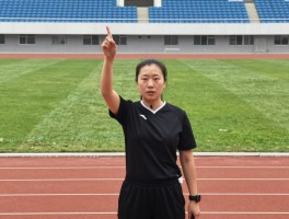 女边裁误判为何频引争议,性别偏见还是专业差距,如何平衡