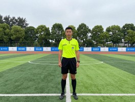 足球五人场有进攻有利吗，裁判如何把握判罚时机，五人制足球越位规则是否存在