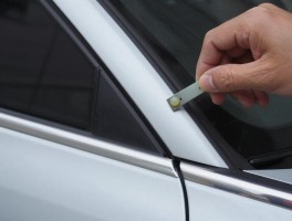 和田车窗边裁,精准裁剪秘诀,边角如何处理,弧度怎样贴合