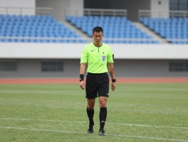 足球边裁半场怎么分工,边裁跑动技巧有哪些,如何判断越位不失误