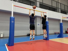 篮球摸高丨提升技巧全解析,如何快速提升弹跳摸高,摸高训练方法有哪些,摸高标准多少及格