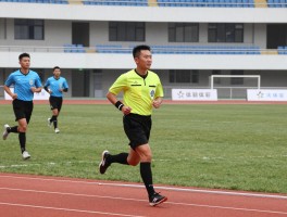 边裁跑动区域,如何选择最佳位置,边裁跑动技巧有哪些,与主裁判如何配合