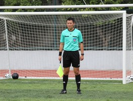 边裁门球足球,边裁如何判罚球门球,球门球越位规则是什么,边裁旗语如何示意