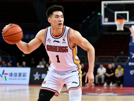 篮球员照片,高清篮球运动员图片哪里找,如何拍摄运动照片,职业球员与普通人差距多大