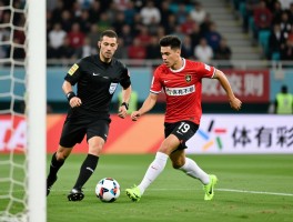 进攻有利可以不要吗,进攻有利原则是什么,为什么需要进攻有利,足球裁判如何判断进攻有利