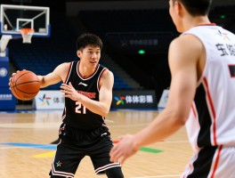 尼坤打篮球丨综艺表现如何,真实水平怎么样,与职业球员互动