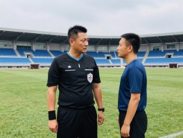 边裁检查,足球装备合规流程,赛场安全如何保障,边裁职责包括哪些