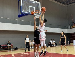 篮球标准上篮,动作要领分几步,如何避免走步违例,怎么练习提高命中率