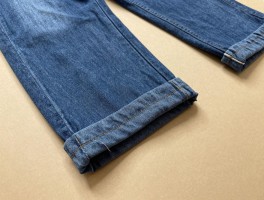 手裁裤边怎么裁，没有缝纫机怎么改裤脚，手工裁裤边需要哪些工具，如何让裤边整齐美观