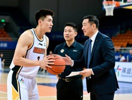 篮球于超丨于超男比赛数据如何,广厦青训于超教学方法怎么样,球员与教练区别在哪