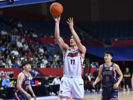 周锐篮球生涯全记录,1米74如何成为街球王,职业生涯高光时刻有哪些,现效力于哪个球队