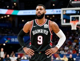 9号的篮球明星,哪些球员成就最高,现役谁穿9号,国际赛场有何传奇