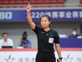 决赛女边裁,如何入选顶级赛事,判罚准确率提升,职业发展路径解析