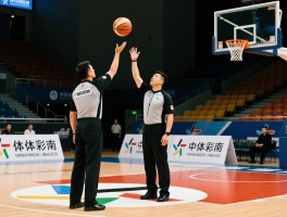 篮球开场裁判完全指南：赛前准备怎么做,跳球规则有哪些,裁判分工如何配合
