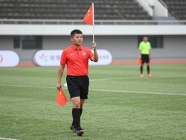 边裁日常训练指南，越位判断如何更精准，体能训练有哪些项目，旗语规范怎么掌握