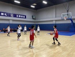 五棵松篮球班怎么选,少儿篮球培训哪家好,课程价格多少钱