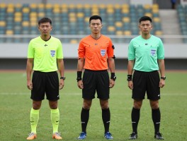 足球边裁穿着,颜色选择有什么讲究,与主裁判如何区分,国际足联最新规定