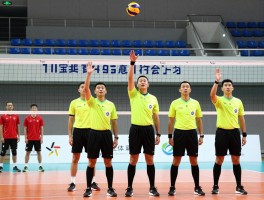 进攻有利手势区别在哪,裁判怎么示意,足球篮球排球各不同