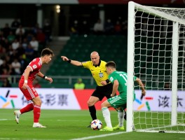 进攻有利射门没进球,什么情况下补吹犯规,裁判如何判断有利,球员该如何应对