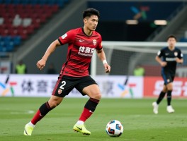 阿克球员,技术特点如何适应现代足球？职业生涯转型案例解析