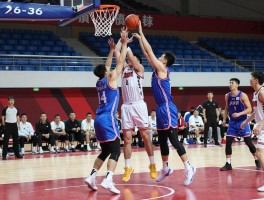 自由篮球顶防,如何提升防守效果,顶防技巧有哪些,实战中怎么应用