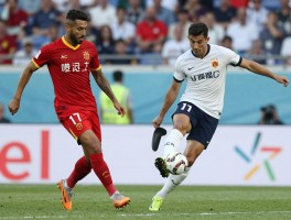 点球时踢勺子点球丨为何顶级球员偏爱这种踢法,勺子点球成功率有多高,何时使用最合适