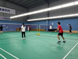 羽毛球篮球二选一纠结怎么办,哪个减肥效果好,孩子适合学哪个