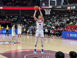 篮球白越,210+内线如何影响比赛,广东联赛表现如何,职业发展路径分析
