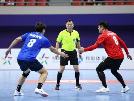 手球有利于对方进攻,裁判何时不吹罚,故意手球如何判定,攻防战术如何选择