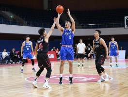 篮球花式传球如何挑选,哪些招式易学,怎么练习,实战如何运用