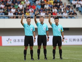 边裁事件为何频发,裁判情绪管理重要吗,争议判罚如何影响比赛公正