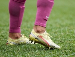 足球员的脚如何保护,常见损伤有哪些,怎样训练双脚技术