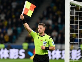 高拉特边裁举旗详解,进球为何无效,VAR如何改判,裁判规则有哪些