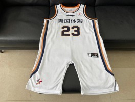 篮球衣太长丨球衣下摆过长怎么处理,可以改短吗,怎样穿搭更合适？