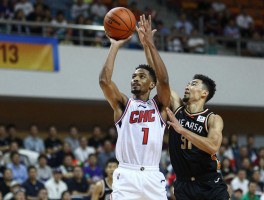 小托马斯篮球,逆境之王如何炼成,175厘米如何突破极限,末节之王战术解析