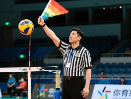 排球边裁工作,职责范围包括哪些,旗语如何正确使用,怎样判断界内外球