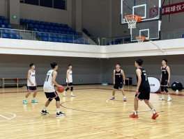 打篮球跑位技巧有哪些,如何通过跑位创造空位,篮球跑位训练方法