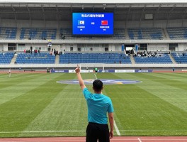 青岛西海岸裁判有利进攻，VAR介入为何屡次改判，中超联赛公平性如何保障