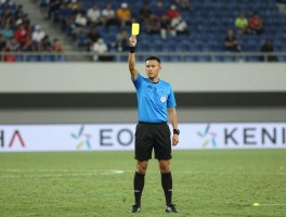 严重犯规后进攻有利原则,什么情况下裁判不立即吹停,掌握有利后如何补判黄牌