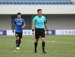 马宁示意有利进攻，什么情况下裁判会掌握有利，有利进攻后怎么补判犯规