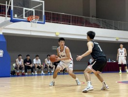 打篮球简单的过人丨新手如何快速学会,最有效的动作是什么,怎样过人不会丢球